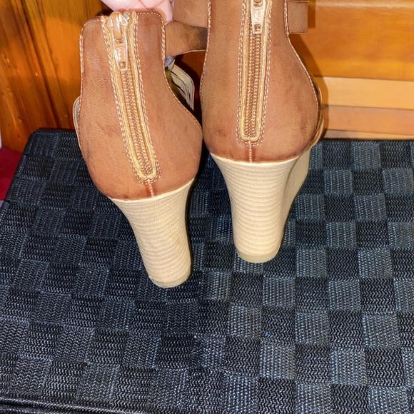 Wedges - Picture 6 of 7